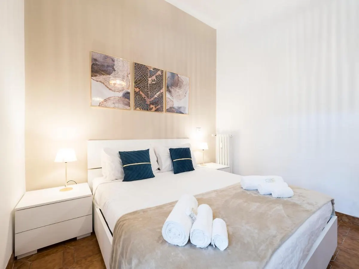 Apartment {2 Steps From The Colosseum} Free Wi-Fi & Netflix